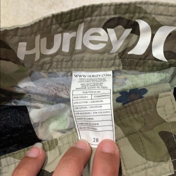 Hurley Hawaiian Floral Board Shorts 28 - Picture 3 of 3